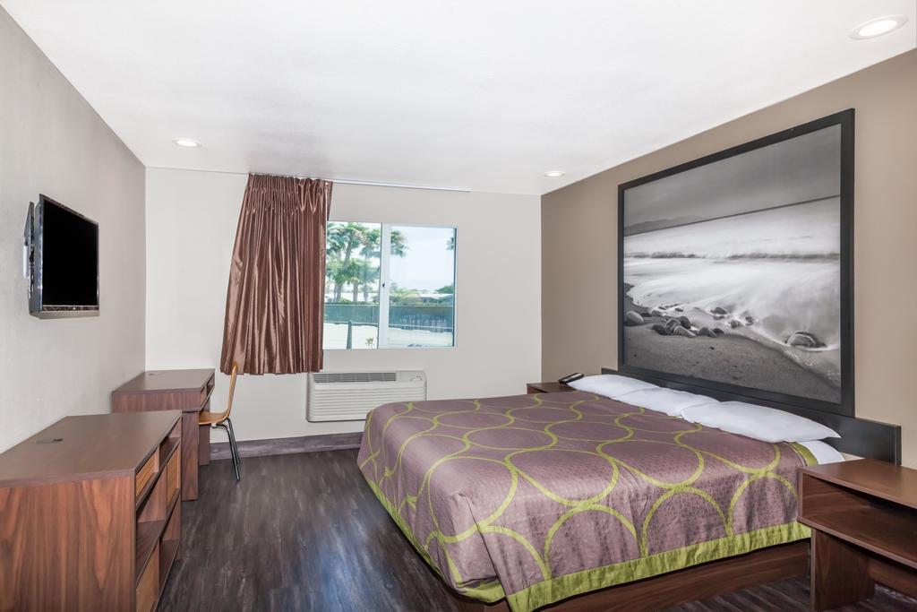 Super 8 By Wyndham San Diego/Imperial Beach Екстериор снимка
