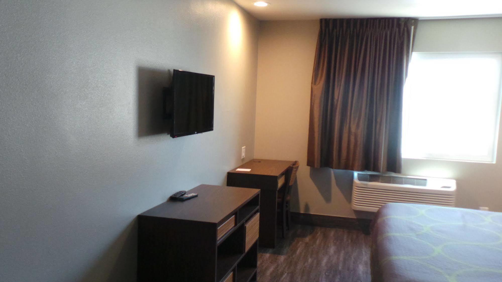 Super 8 By Wyndham San Diego/Imperial Beach Екстериор снимка
