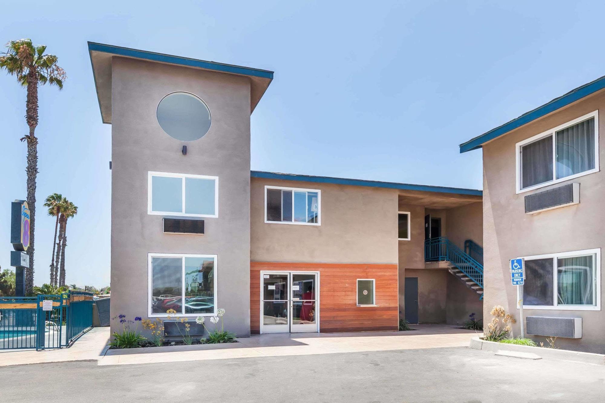 Super 8 By Wyndham San Diego/Imperial Beach Екстериор снимка